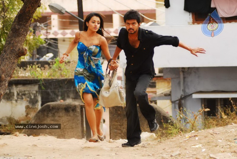 Dopidi Movie Stills - Trisha, Vijay - 7 / 24 photos