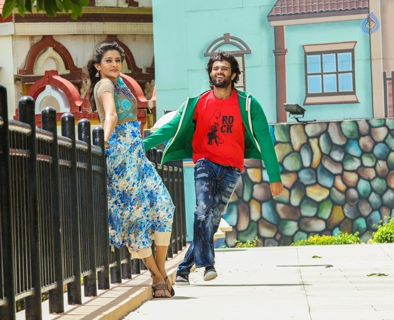 Dwaraka Movie Stills - 2 / 2 photos