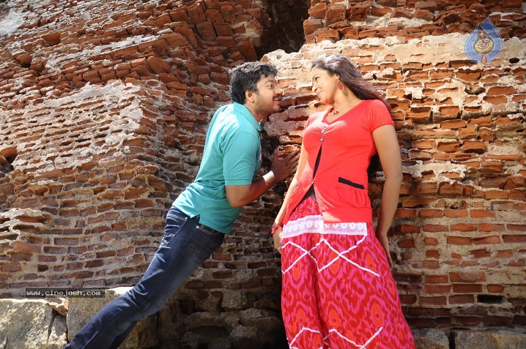 Eera Veyyil Tamil Movie Stills - 6 / 31 photos