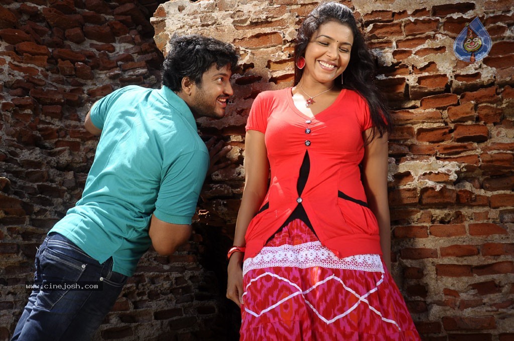 Eera Veyyil Tamil Movie Stills - 10 / 31 photos