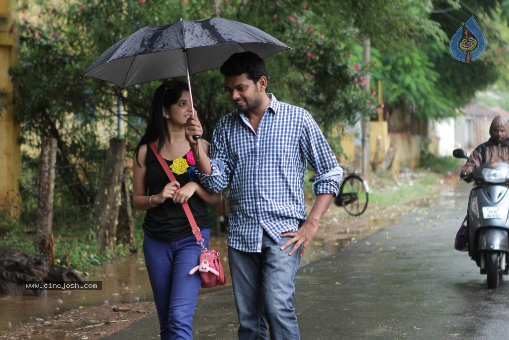 Ennai Piriyadhey Tamil Movie Stills - 10 / 36 photos