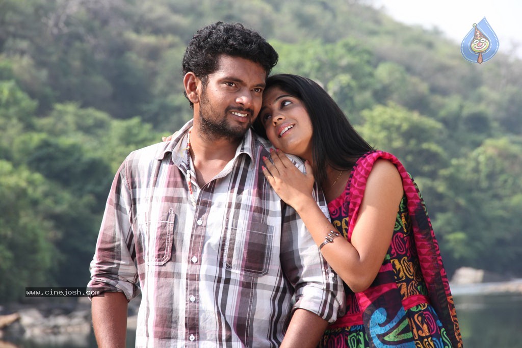 Ennai Piriyadhey Tamil Movie Stills - 13 / 36 photos