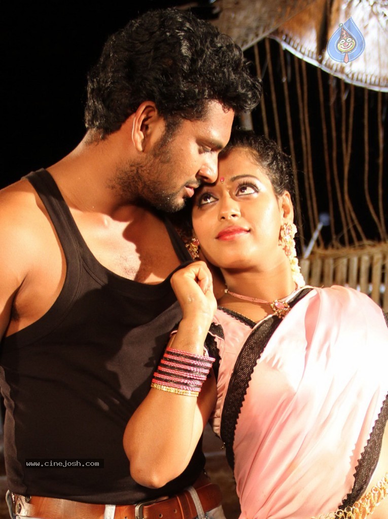 Ennai Piriyadhey Tamil Movie Stills - 15 / 36 photos