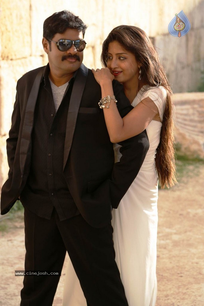 Envazhi Thanivazhi Tamil Movie Photos - 10 / 27 photos