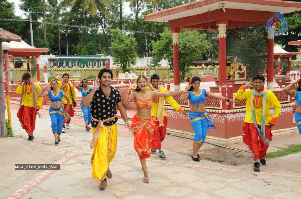 Gandikotalo Movie New Stills - 18 / 41 photos