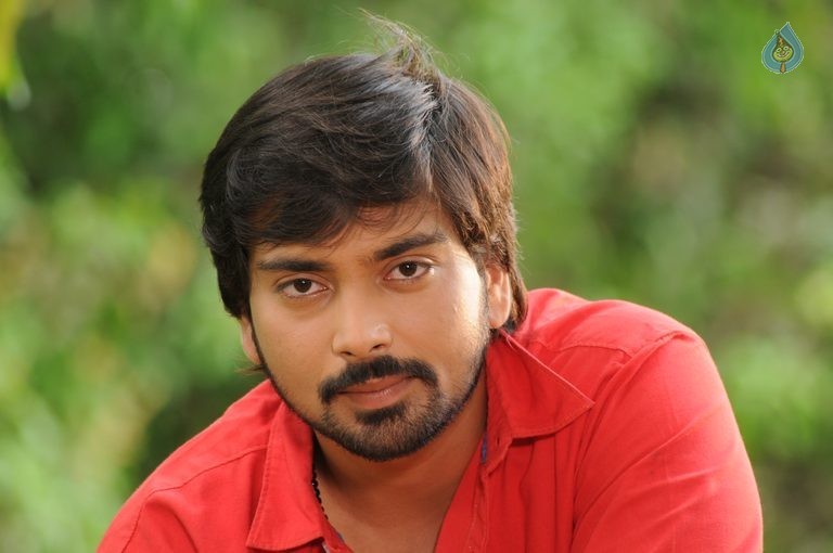 Godhaari Navvindi Movie Photos - 1 / 8 photos