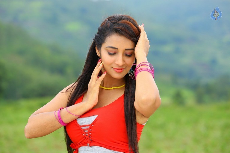 Iddari Madhya 18 Movie Stills - 20 / 46 photos