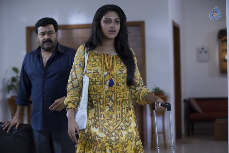 Iddaru Iddare Movie New Photos - 14 / 20 photos