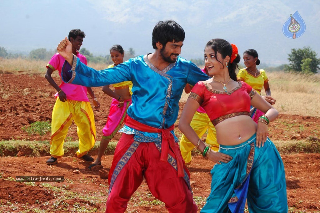 Isakki Tamil Movie Stills - 2 / 35 photos