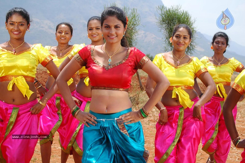 Isakki Tamil Movie Stills - 9 / 35 photos