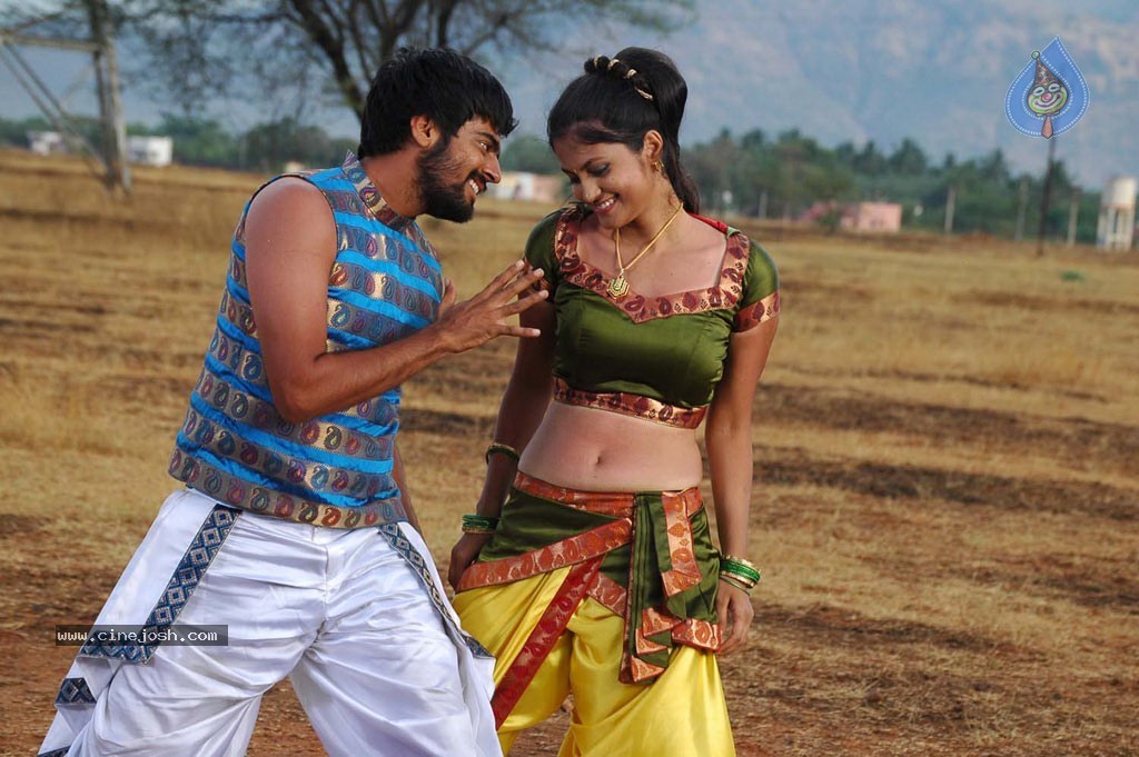 Isakki Tamil Movie Stills - 18 / 35 photos