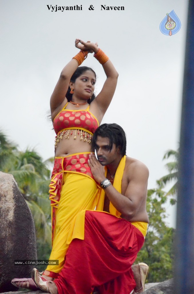 Jamaai Tamil Movie Hot Stills - 20 / 39 photos