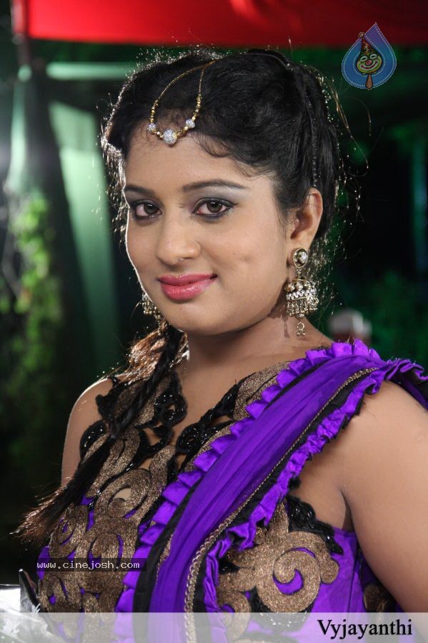 Jamai Tamil Movie New Stills - 18 / 34 photos