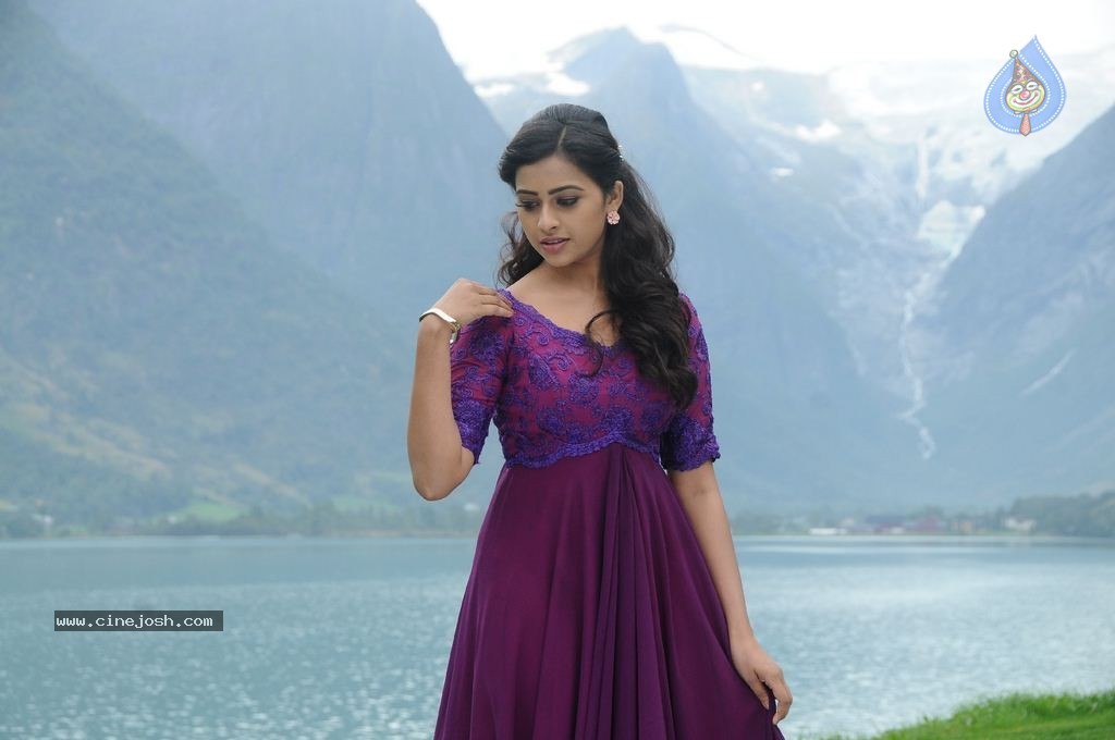 Kaaki Sattai Tamil Movie New Photos - 20 / 90 photos