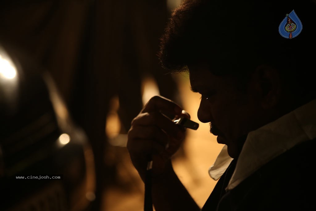 Kadhai Thiraikadhai Vasanam Iyakkam Tamil Movie Stills - 20 / 116 photos