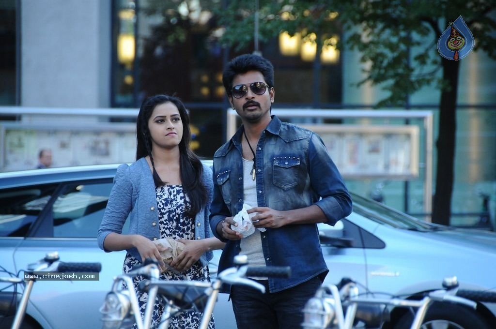 Kakki Sattai Tamil Movie Photos - 15 / 26 photos