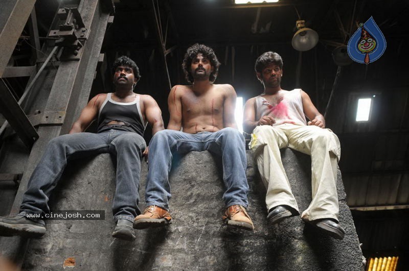 Kalavaram Tamil Movie Stills - 3 / 46 photos