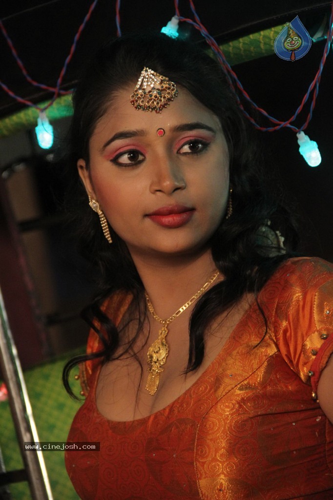 Kallapetty Tamil Movie Stills - 16 / 82 photos