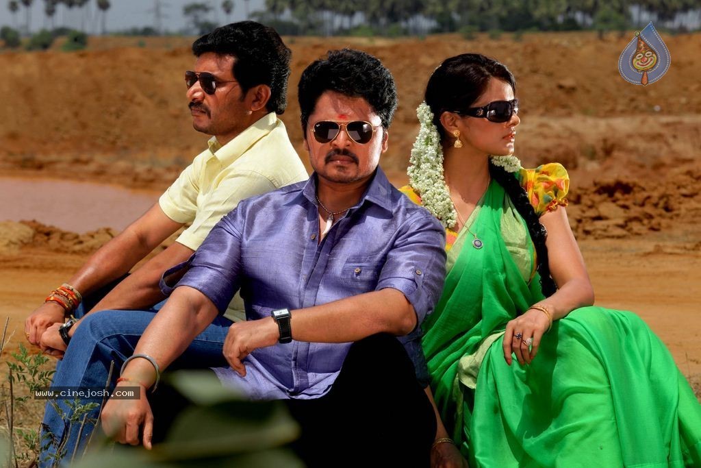 Kanniyum Kaalaiyum Sema Kadhal Tamil Movie Photos - 10 / 24 photos
