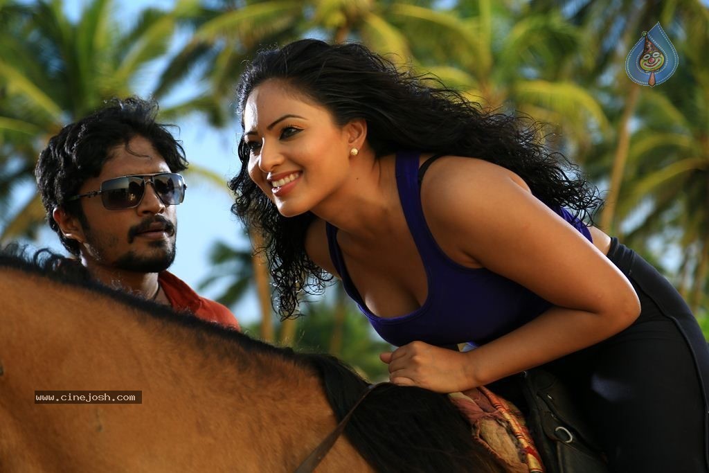 Karai Oram Tamil Movie Stills - 11 / 14 photos
