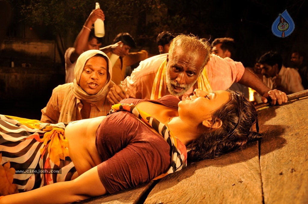 Karimedu Tamil Movie Hot Stills - 6 / 57 photos