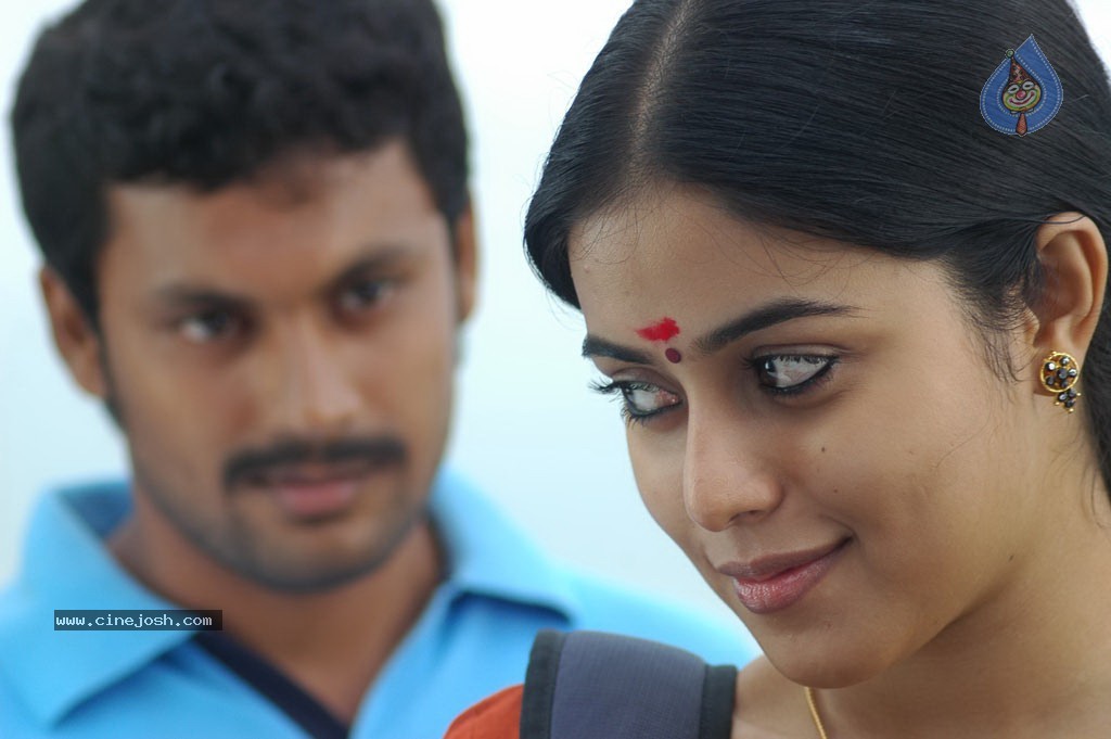 Karuvachi Tamil Movie Stills - 4 / 39 photos