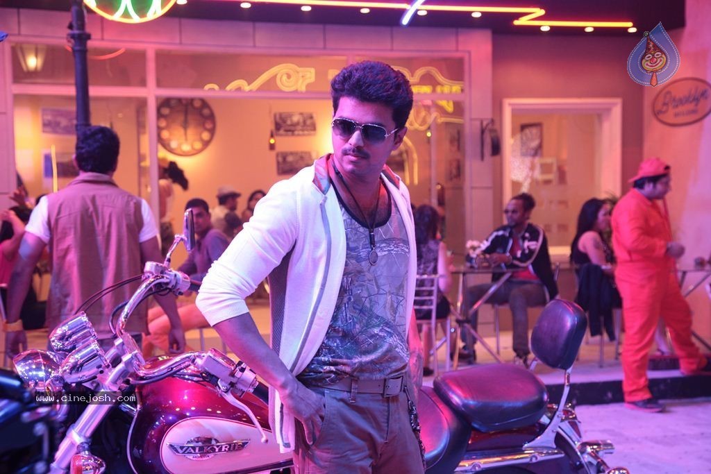 Kaththi Movie New Stills - 11 / 13 photos