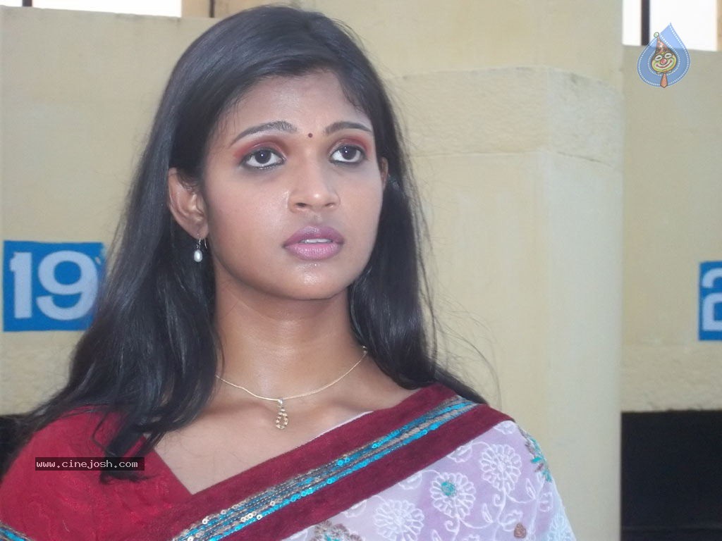 Kayavan Tamil Movie Hot Stills - 2 / 36 photos
