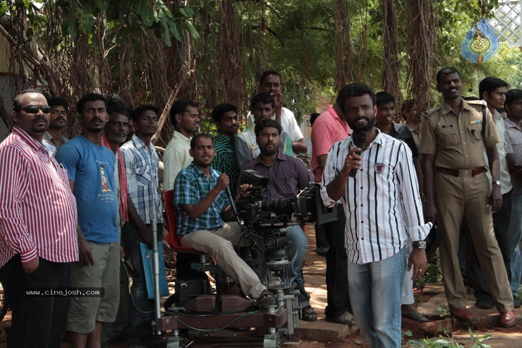 Kedi Billa Killadi Ranga Tamil Movie Photos - 61 / 102 photos
