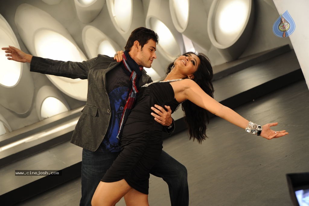 Khaleja Movie Gallery - 8 / 16 photos