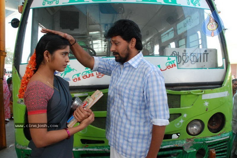 Kollaikaran Tamil Movie Stills - 10 / 25 photos