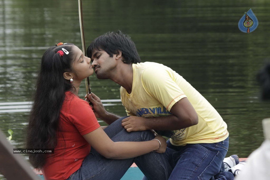 Kovalanin Kadhali Tamil Movie Hot Stills - 5 / 36 photos