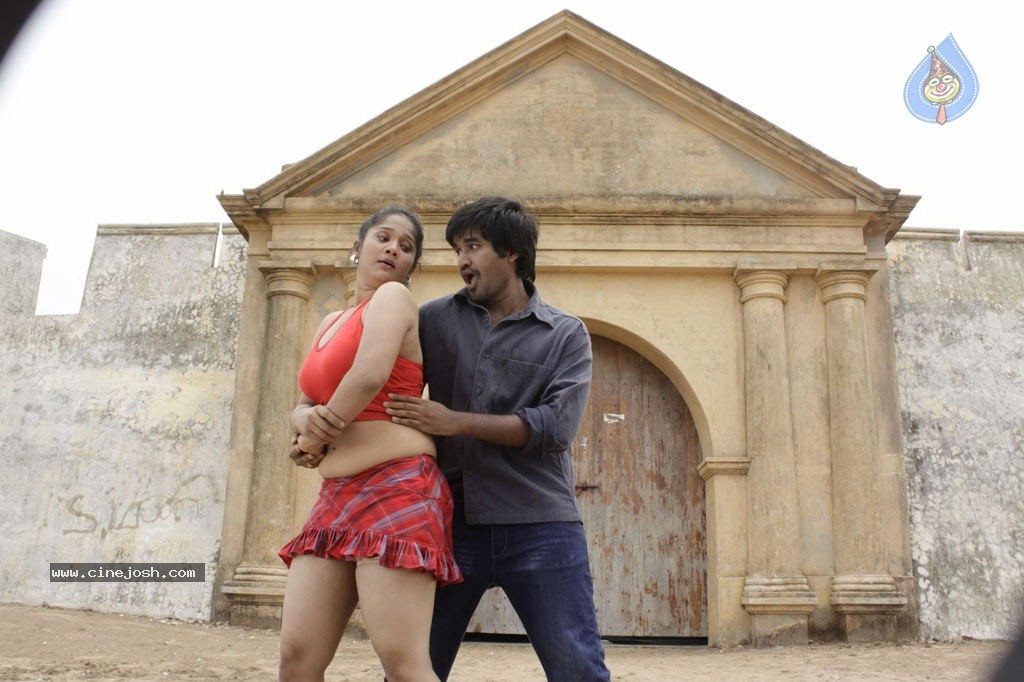 Kovalanin Kadhali Tamil Movie Hot Stills - 7 / 36 photos