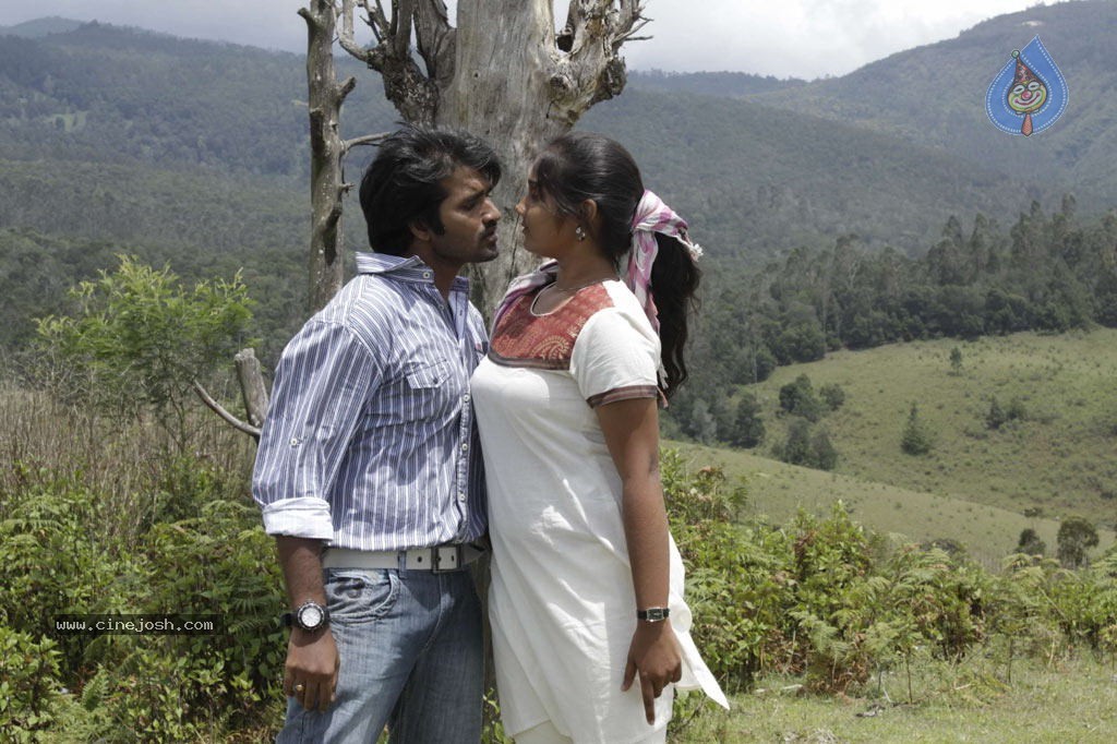 Kovalanin Kadhali Tamil Movie Hot Stills - 19 / 36 photos