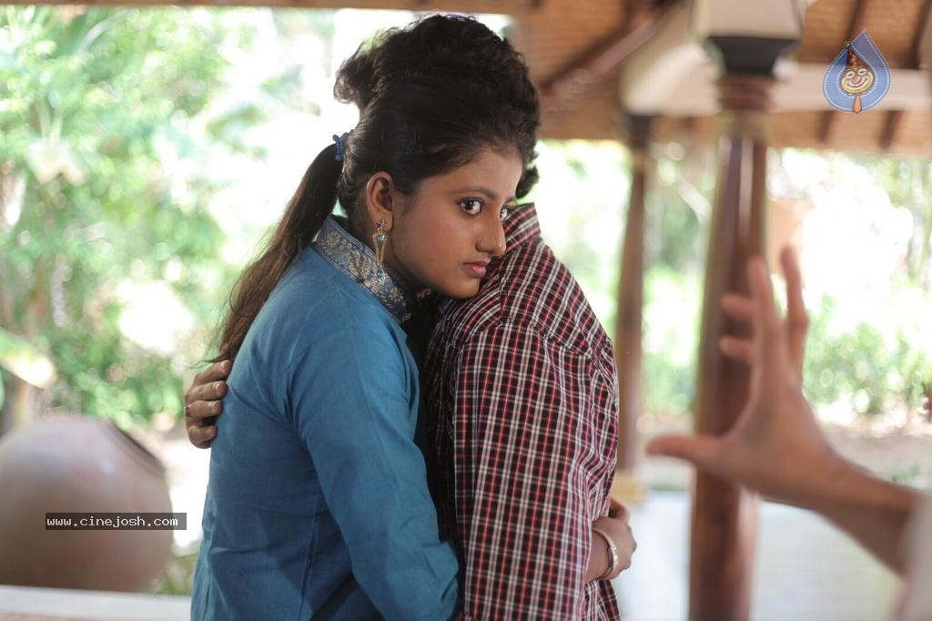 Laara Tamil Movie Stills - 13 / 21 photos