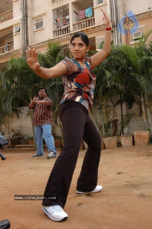 Lady Bruce Lee Movie Stills - 15 / 18 photos