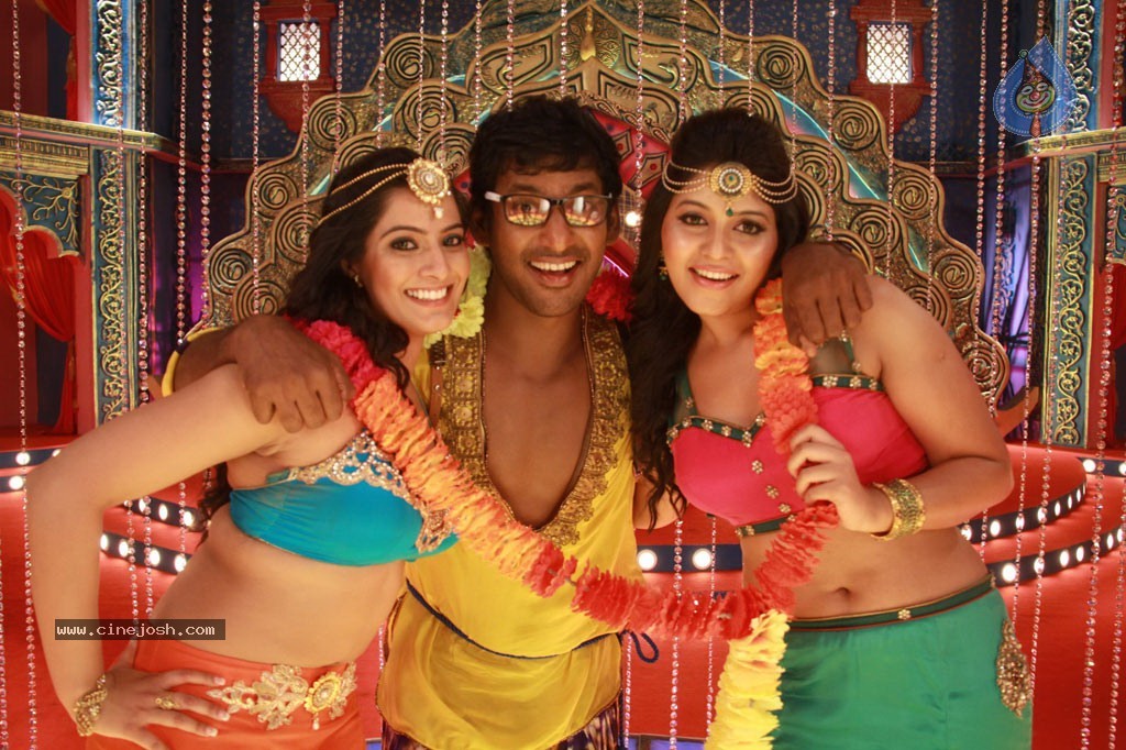 Madha Gaja Raja Tamil Movie Stills - 1 / 35 photos