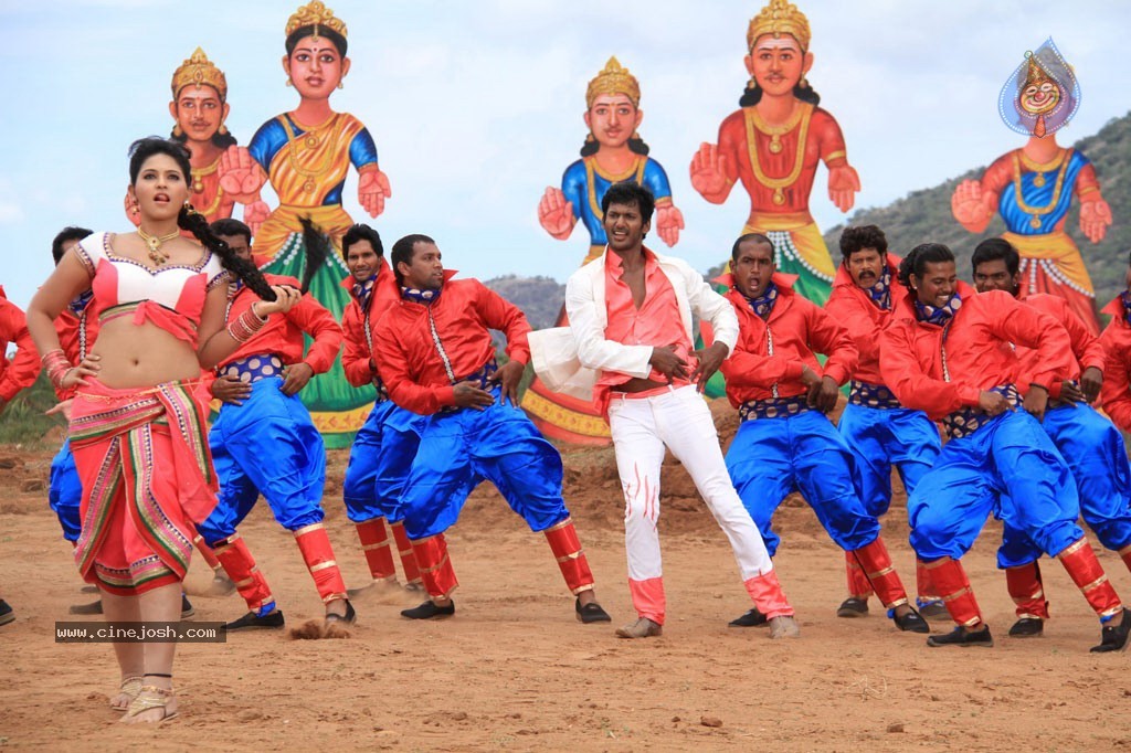 Madha Gaja Raja Tamil Movie Stills - 3 / 35 photos