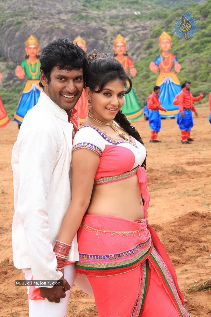 Madha Gaja Raja Tamil Movie Stills - 16 / 35 photos