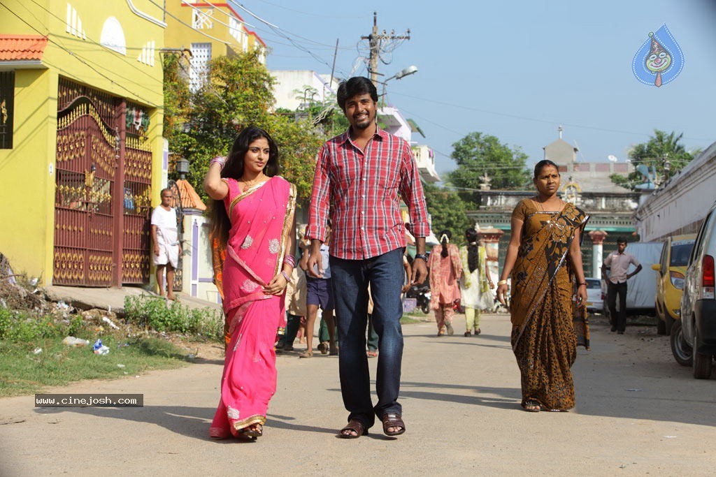 Manam Kothi Paravai Tamil Movie Stills - 25 / 27 photos