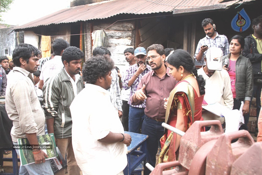 Mannaru Tamil Movie Stills - 19 / 33 photos