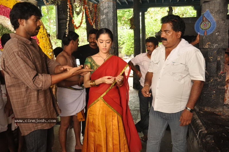 Markandeyan Tamil Movie Stills - 9 / 63 photos