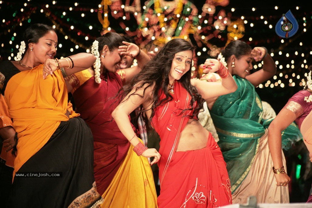 Mayanginen Thayanginen Tamil Movie Hot Stills - 1 / 31 photos