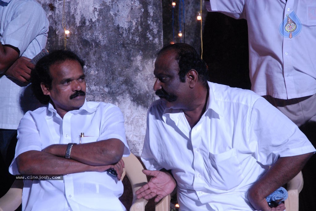 Mayavaram Tamil Movie Hot Stills - 5 / 41 photos