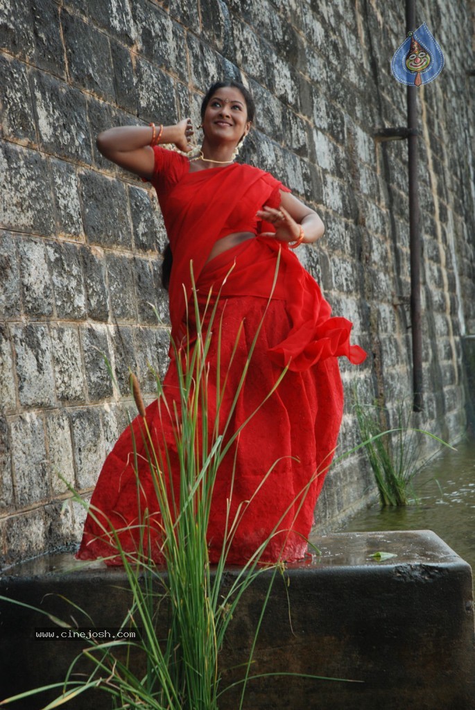 Mayavaram Tamil Movie Hot Stills - 20 / 41 photos