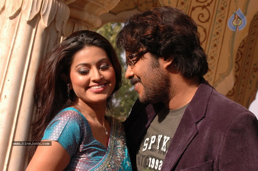 Murattu Kaalai Tamil Movie Stills - 17 / 53 photos