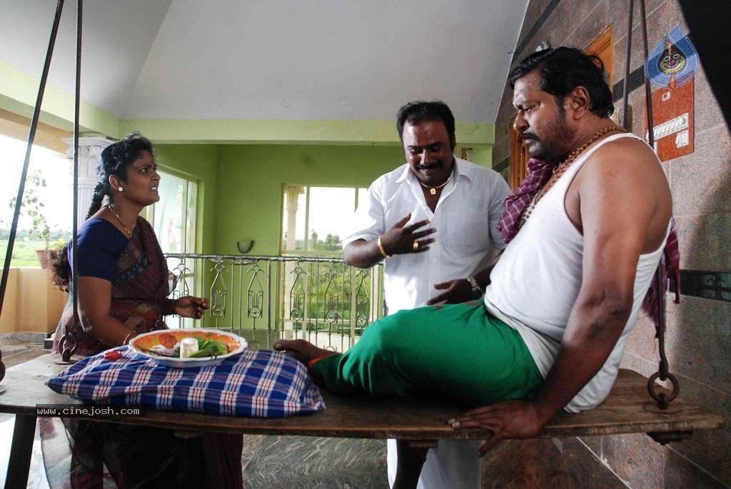 Naan Than Bala Tamil Movie Stills - 6 / 38 photos