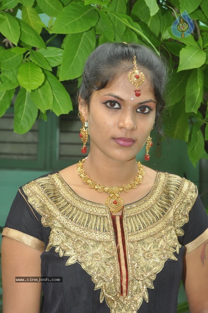 Naangaam Tamilan Tamil Movie Hot Stills - 12 / 78 photos