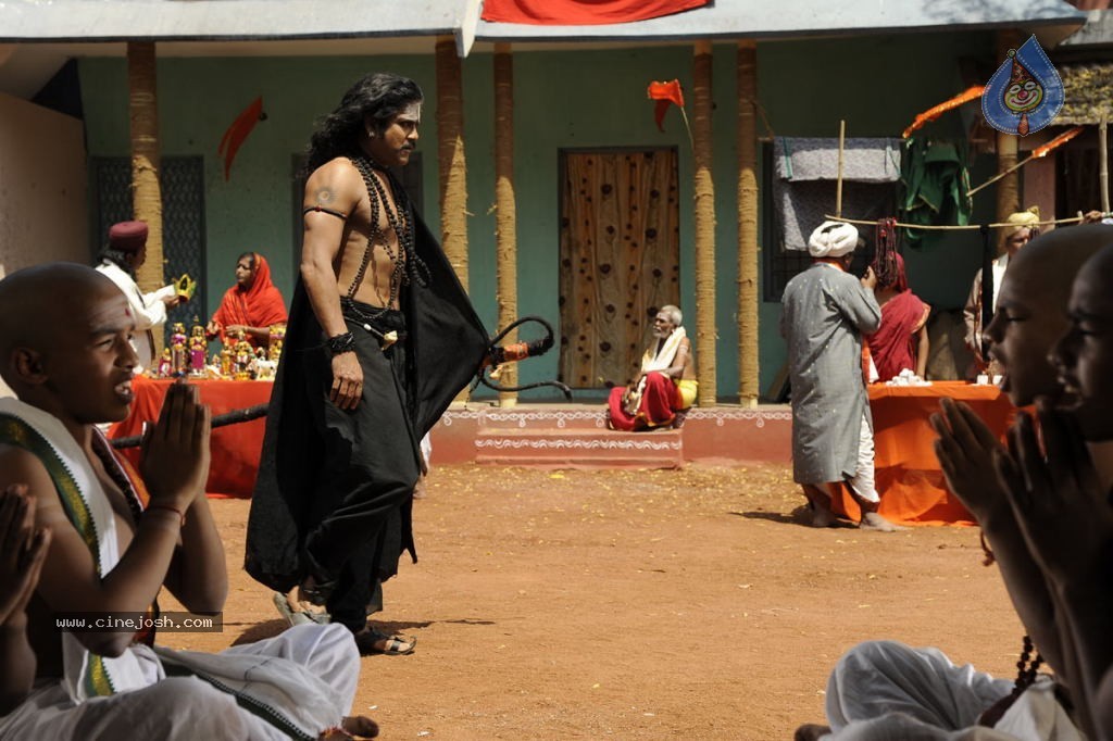 Nagarjuna Stills in Jagadguru Adi Shankara Movie - 8 / 20 photos