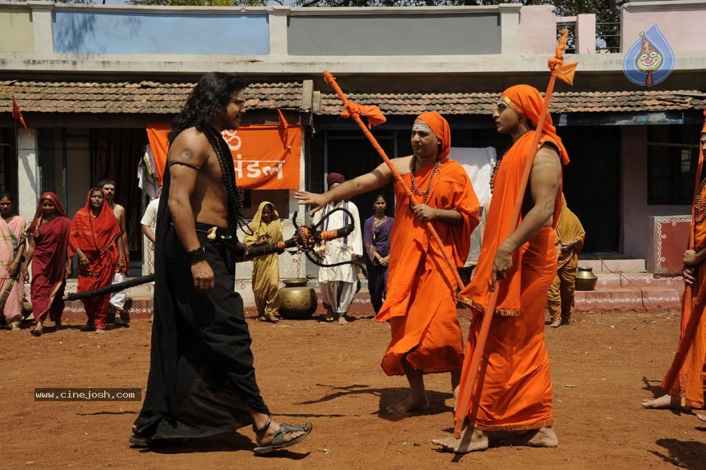 Nagarjuna Stills in Jagadguru Adi Shankara Movie - 18 / 20 photos